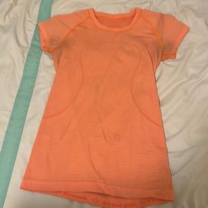 lululemon swiftly top